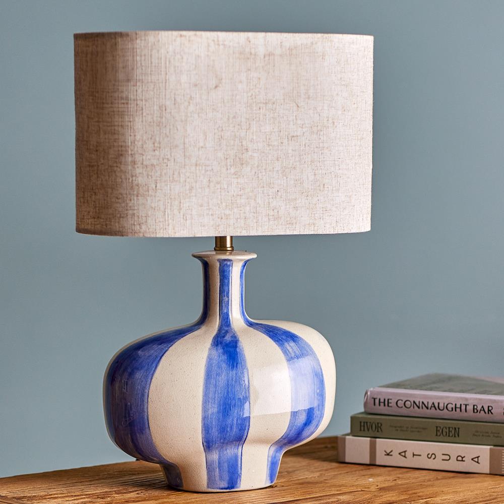 Bloomingville Alida Tischlampe bunt - Keramik Lampe mit Leinen Schirm für Wohnzimmer & Deko
