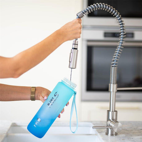 NILS CAMP Trinkflasche Tritan 950 ml blau mit Fruchteinsatz für Sport Outdoor