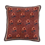 Bloomingville Zharai Kissen 50x50 cm rot - Baumwollkissen mit Blumenmuster & Samtpaspel für Sofa