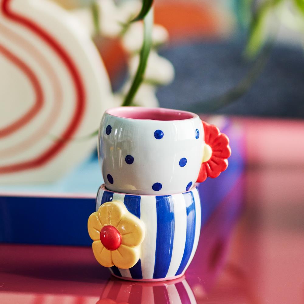 Bloomingville Haisy Tasse 2er Set blau - Steingut Tassen mit Blumenmotiv für Küche & Tischdeko