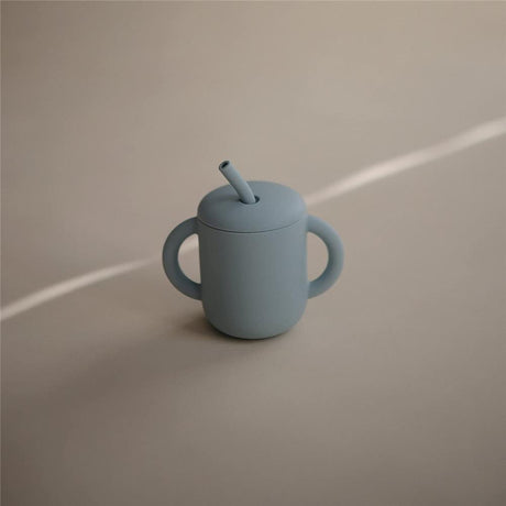 Mushie Silikon-Trinklernbecher mit Strohhalm, Powder Blue, BPA-frei