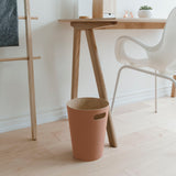 Umbra Woodrow Abfalleimer, Terrakotta Braun/Holz, 7,5 Liter, Zweifarbiger Papierkorb