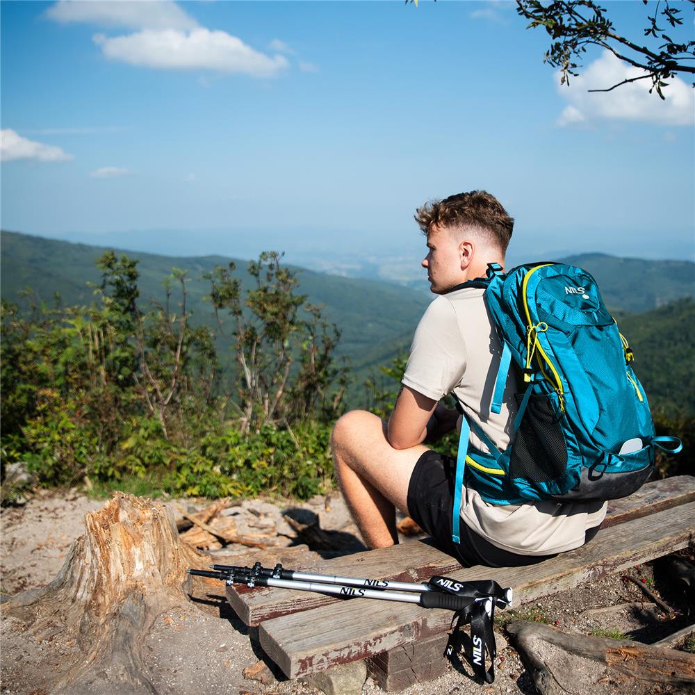 NILS CAMP Trekkingrucksack Rambler 40L in Blau - Outdoor Rucksack mit Belüftung & Regenhülle