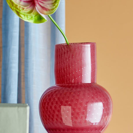 Bloomingville Roscoe Vase aus Glas in Rose – mundgeblasene Vase für Wohnzimmer und Tischdeko