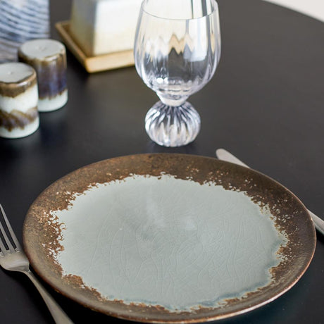 Bloomingville Paula Teller aus Steingut in Braun D26,5 cm – großer Speiseteller für Esszimmer