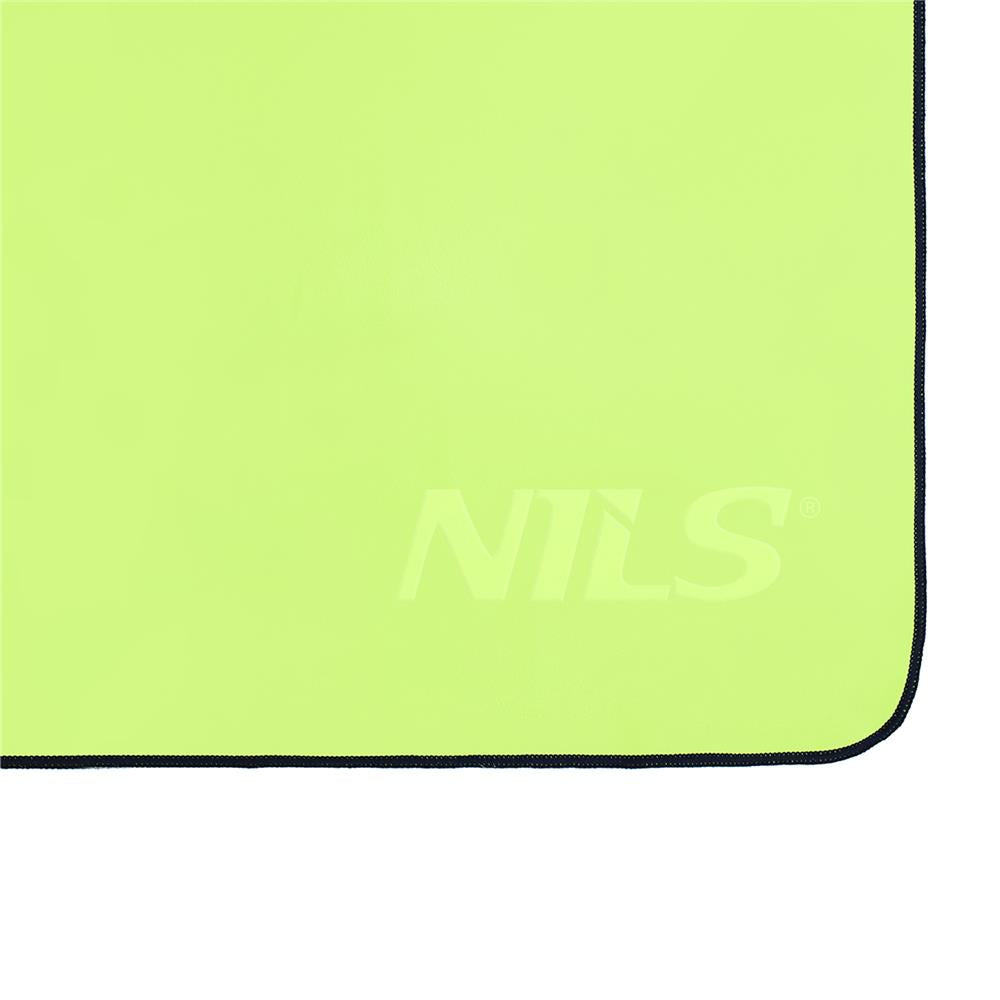 NILS Mikrofaserhandtuch 140x70 cm in Grün - schnelltrocknendes Handtuch für Camping, Strand & Sport