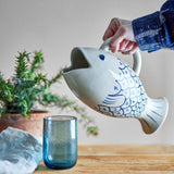 Bloomingville Eimy Krug blau - Fischkrug aus Steingut handbemalt für Küche & Tischdeko