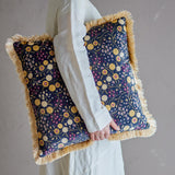 Bloomingville Eydis Kissen Blau – Dekokissen 45x45 cm aus Viskose & Baumwollvelours