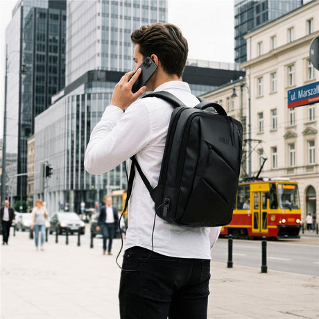 NILS Laptop Rucksack 15L Schwarz - mit USB- und USB-C-Anschlüssen Arbeit Schule Uni Reisen