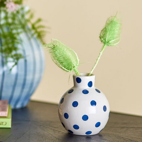 Bloomingville Fian Vase Blau Ø11 cm – Dolomitkeramik, handbemalt & dekorativ