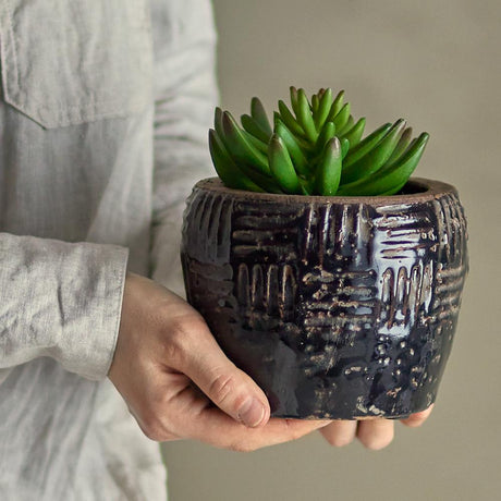 Bloomingville Muan Deko‑Blumentopf schwarz aus Terrakotta – Übertopf für Wohnzimmer & Tischdeko