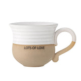 Bloomingville Claire Tasse aus Steingut in Weiß mit Schriftzug „Lots of love“, große Kaffeetasse