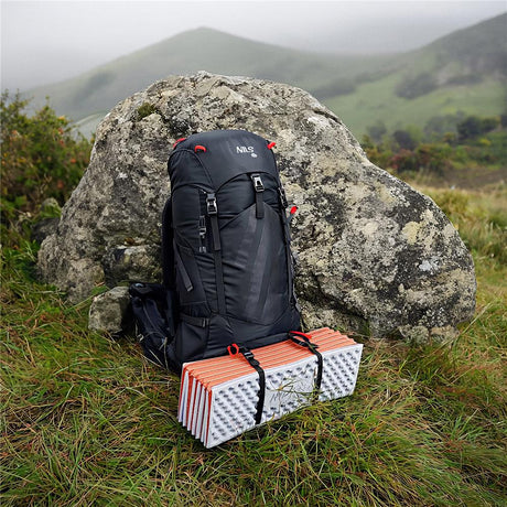 NILS CAMP Isomatte faltbar 195 cm in Orange - isolierende Matte für Outdoor, Trekking & Camping
