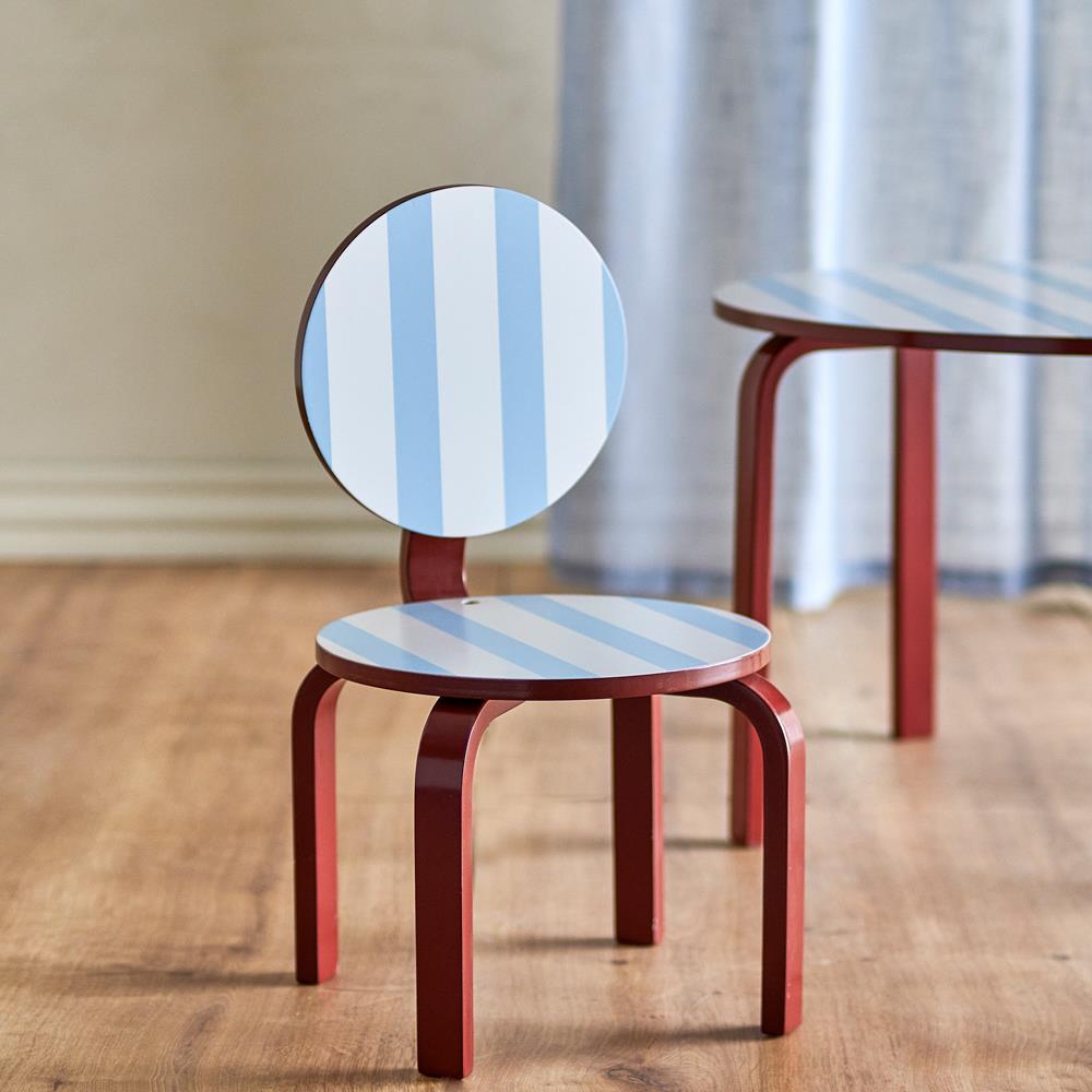 Bloomingville MINI Liova Stuhl blau/weiß gestreift - Kinderstuhl aus MDF mit Streifenmuster für Kinderzimmer