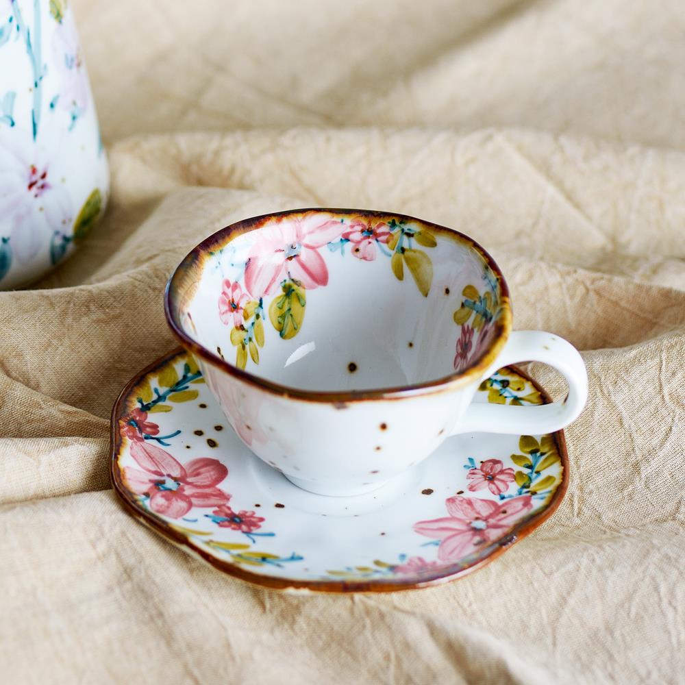 Bloomingville Savina Tasse 4er Set 219 ml bunt - Steingut Tassen mit Untertasse Blumenmuster
