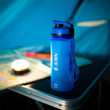 NILS CAMP Trinkflasche Tritan 600 ml blau für Camping Outdoor Sport Reisen