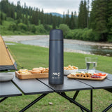 NILS CAMP Thermoskanne 0,5L Edelstahl blau isoliert für Camping Reisen Alltag