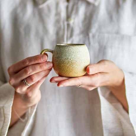 Bloomingville Paula Espressotasse aus Steingut in Natur 140 ml – Espressotasse für Küche und Tischdeko