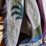 Bloomingville Vinay Decke 160x130 cm bunt - Plaid aus recycelter Baumwolle mit Wellenmuster für Sofa