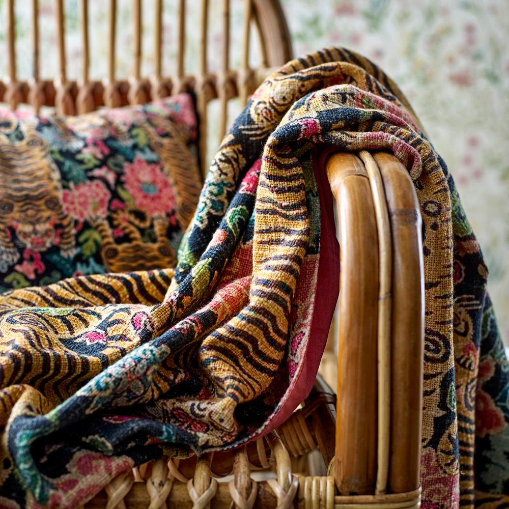 Bloomingville Lester Decke 152x127 cm bunt - Baumwolldecke mit Tigermotiv für Sofa & Wohnbereich