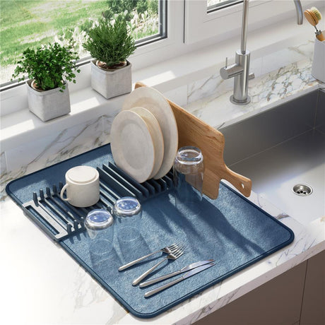 Umbra Udry Geschirr Abtropfgestell und Mikrofaser Abtropfmatte, Faltbar, Platzsparend, 61 x 45 cm, in Schieferblau