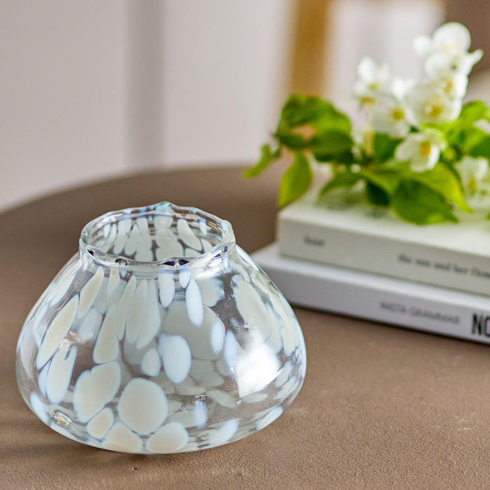 Bloomingville Hertha Teelichthalter weiß D12 cm aus Glas – Kerzenhalter für Wohnzimmer & Tischdeko