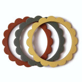 Mushie Beißring Blumen 3er Set, Sunshine/Dried Thyme/Clay, Armband aus Silikon, BPA-frei