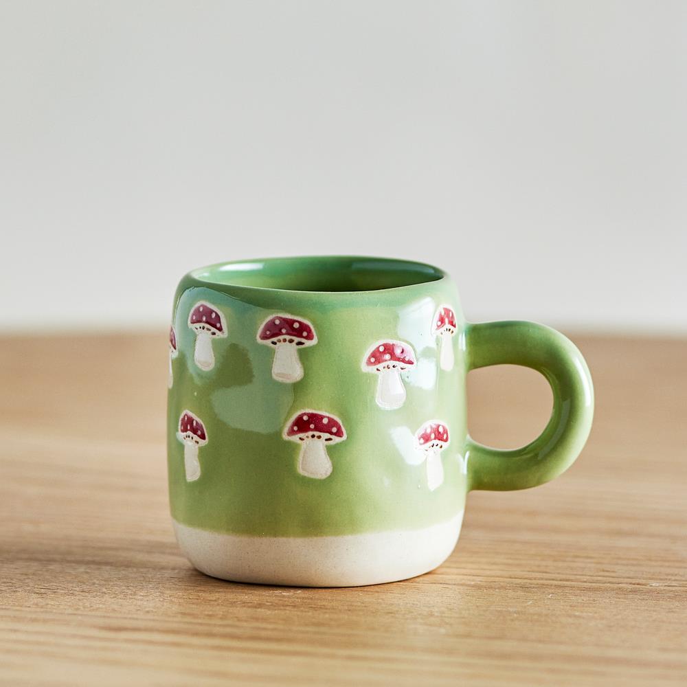 Bloomingville MINI Millie Tasse 110 ml grün - Steingut Kinder Tasse mit Pilzmotiv für Küche