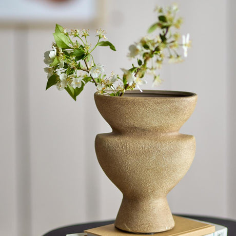 Bloomingville Cristel Deko‑Vase natur aus Terrakotta – dekorative Vase für Wohnzimmer & Tischdeko