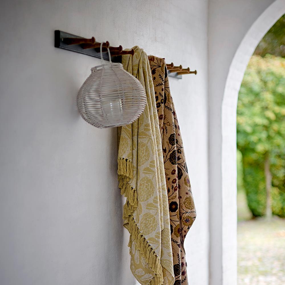 Bloomingville Eydis Wohndecke Blumen 160 x 130 cm mit recycelter Baumwolle mit Fransen