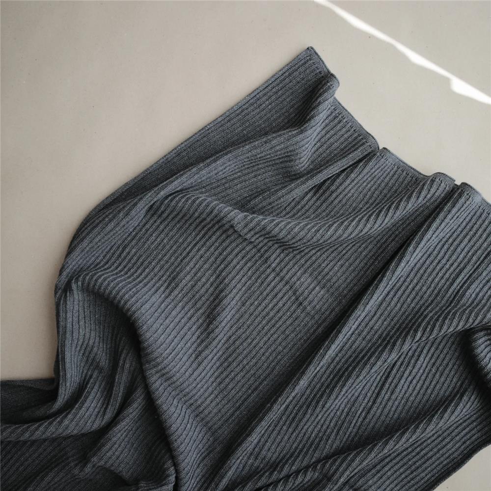 Mushie Gestrickte Babydecke Rippenmuster, Dark Gray Melange, aus 100% Bio-Baumwolle