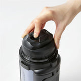 LocknLock Isolierkanne 1,5 L Rosegold - Thermoskanne Edelstahl mit Becher & Tragegurt