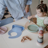 Mushie Silikon-Kinderteller, Cambridge Blue, Teller mit Rutschfestem Saugnapf