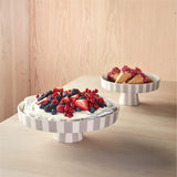 OYOY Toppu Tablett - 20x9 cm, Beige/Grau gestreift - als Tortenständer, Tortenplatte, Obstschale