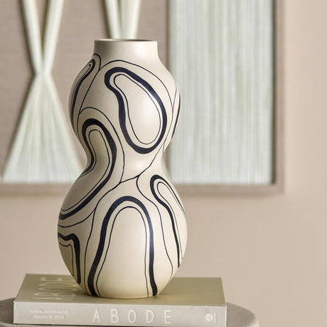 Bloomingville Nicola Vase aus Steingut in Schwarz – dekorative Vase für Wohnzimmer und Fensterbank