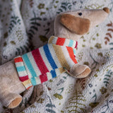 Bloomingville MINI Hilena Plüschtier Hund mit Tasche tragbar Kinder Spielzeug Stofftier Baby