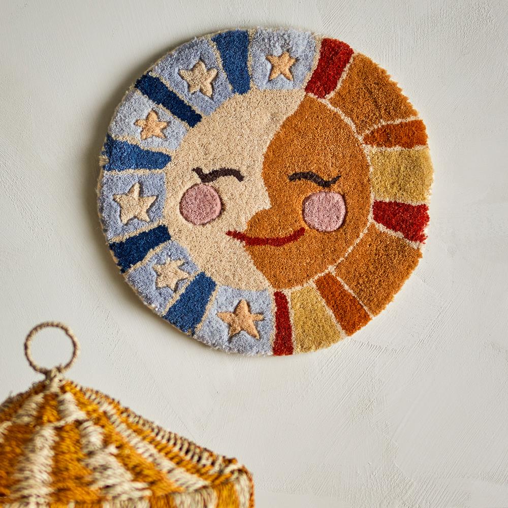 Bloomingville MINI Sun Wanddekoration bunt - getuftete Wanddeko mit Sonne & Mond für Kinderzimmer